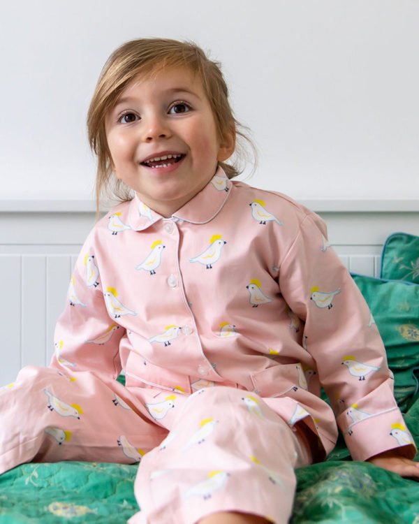 Maedchen Pyjama rosa Vogelmotiv von